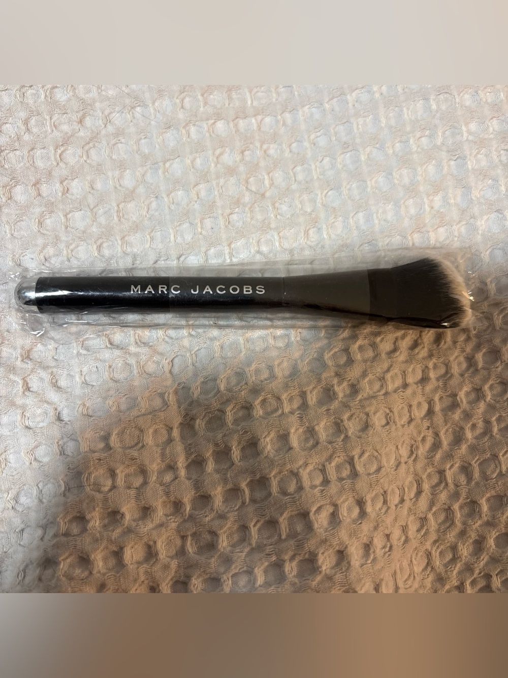 Marc Jacobs Beauty The Blush No. 10 Angled Blush Brush NEW Unused Discontinued